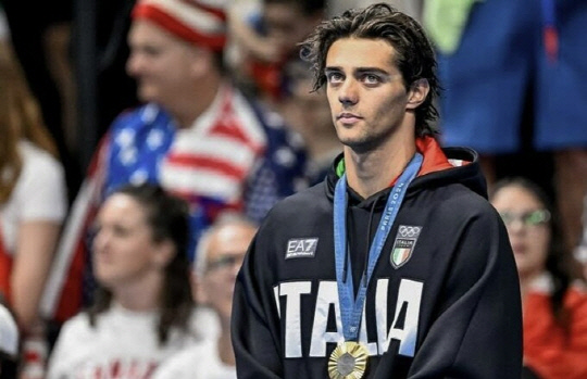 2024 파리 올림픽 100m 배영에서 금메달을 획득한 이탈리아 수영 선수 토마스 세콘.   [토마스 세콘 인스타그램 갈무리]